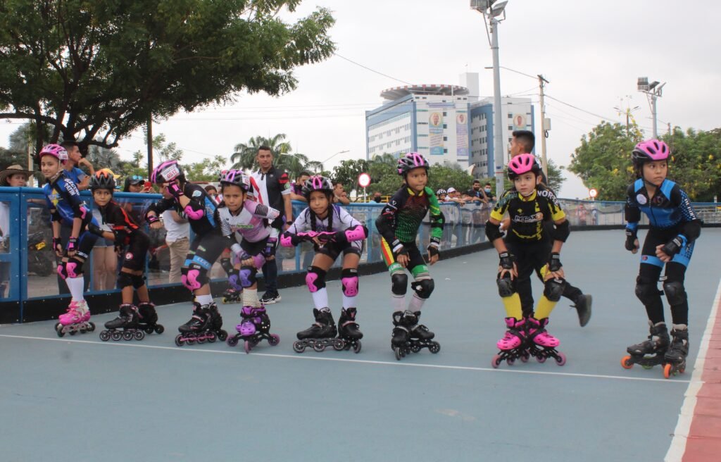 MÁS DE 500 NIÑOS CORRIERON EN EL FESTIVAL DE NORTH SKATE