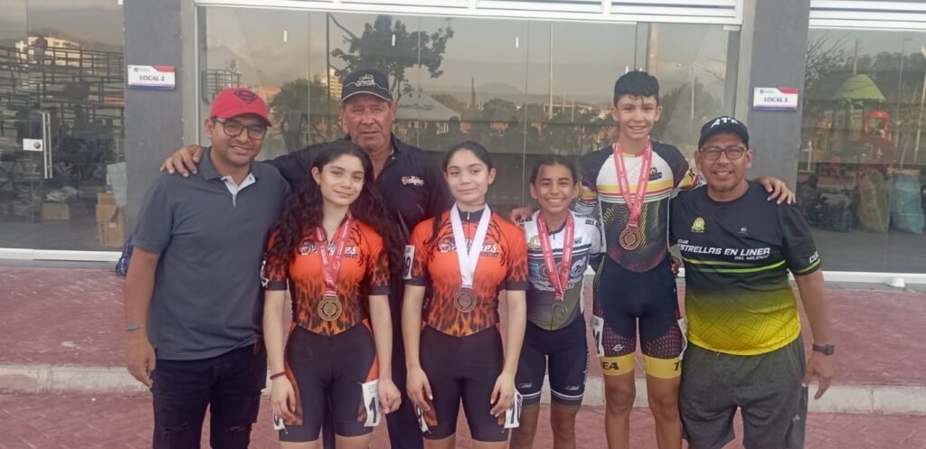 PATINADORES DE NORTE EN CATEGORÍA TRANSICIÓN SE LUCEN EN SANTA MARTA.
