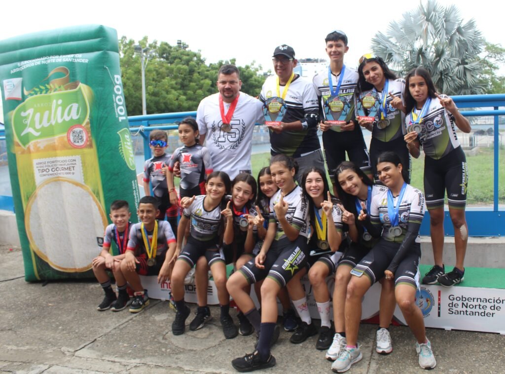 Estrellas en línea campeón de la Quinta Válida Departamental