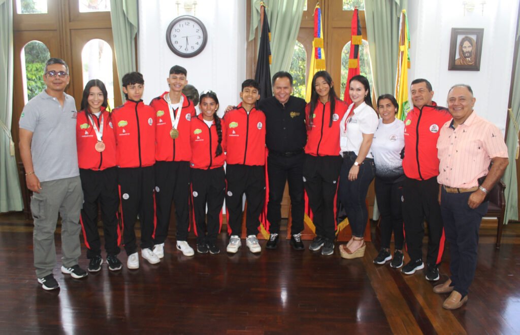 Gobernador William Villamizar recibió a la Selección Norte de Patinaje