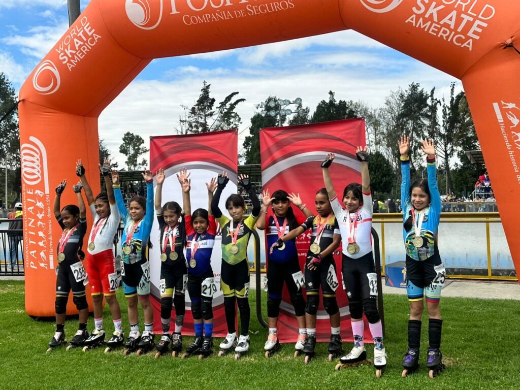 Patinadoras de Estrellas en Línea se consolidaron entre las mejores del país en el primer Festival Nacional del año